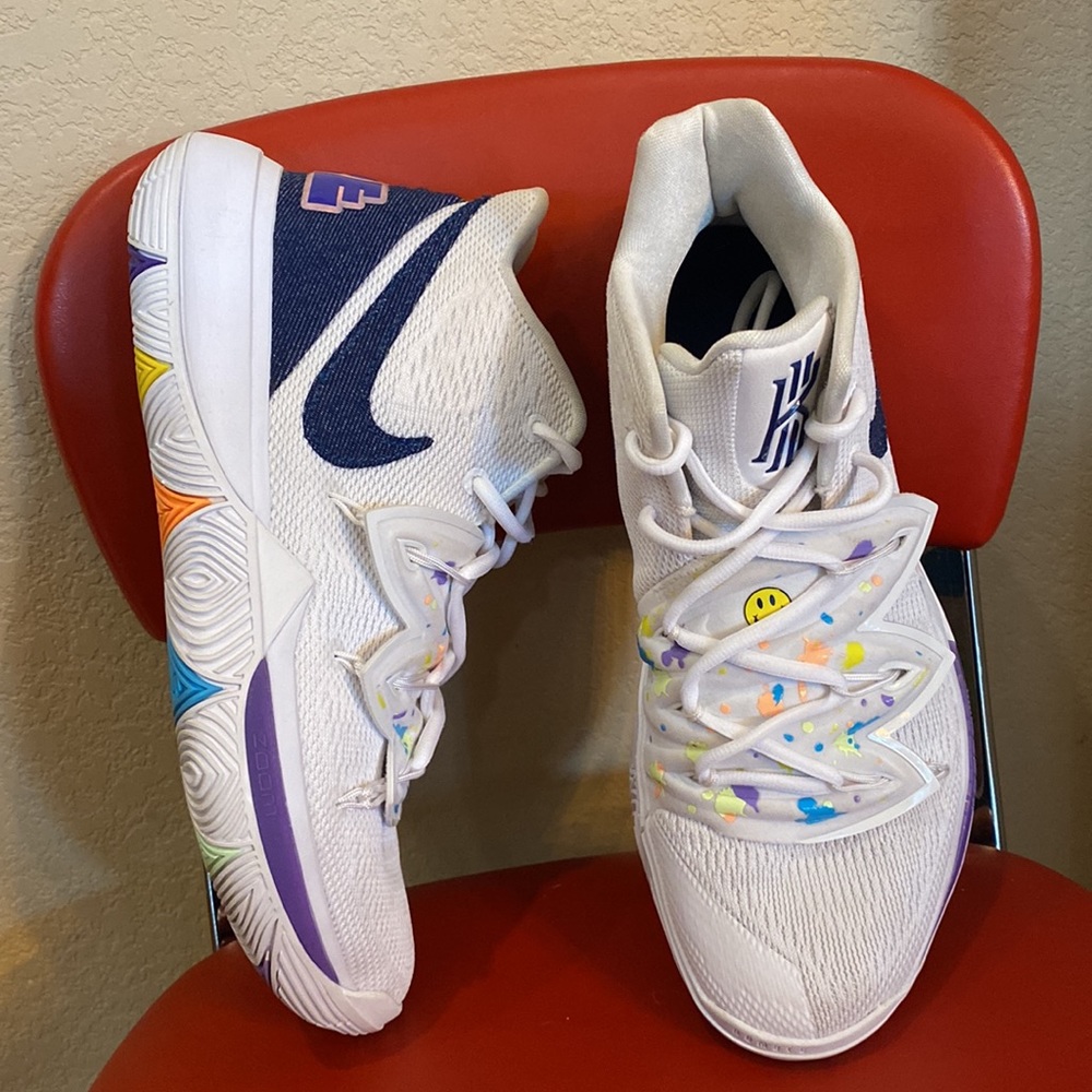 Nike Kyrie 5 “Have a Nike Day” - Picture 10 of 13